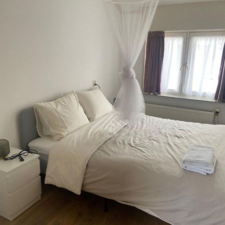 Aangename En Zeer Rustig Gelegen Vakantiewoning Westdorpe Екстериор снимка